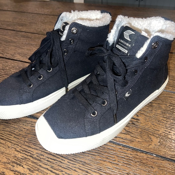 Cariuma Black OCA Therma High Shearling Lined Boots - Picture 2 of 4